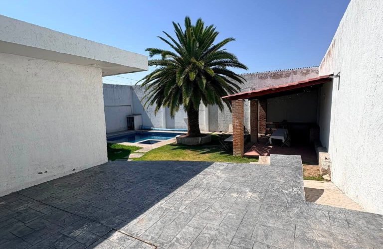 Palapa y Alberca La Palma.jpg